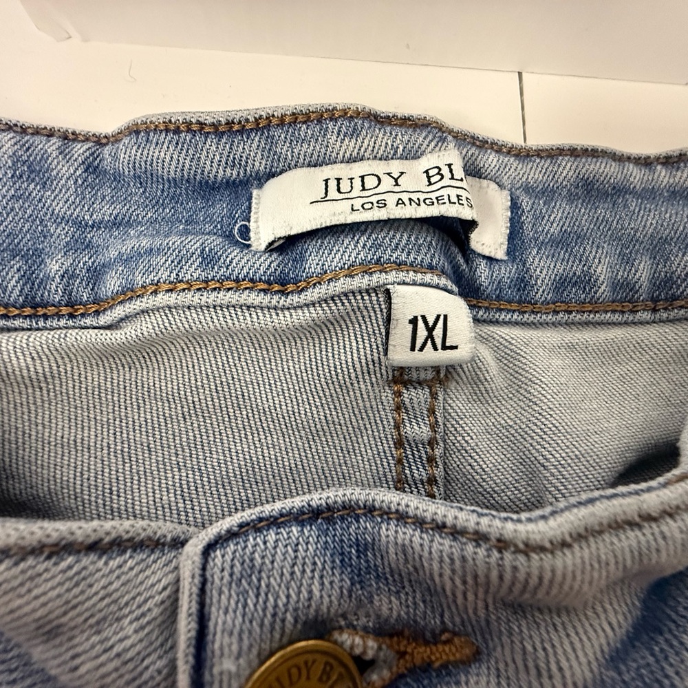 Judy Blue Light Wash Denim Jeans 1XL